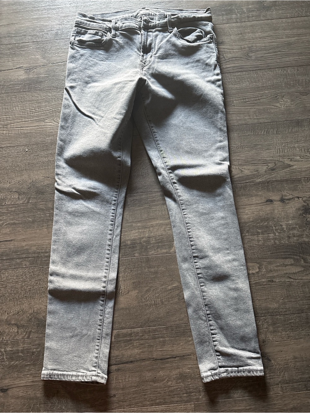 Old Navy Straight Leg Jeans in Light Gray Wash